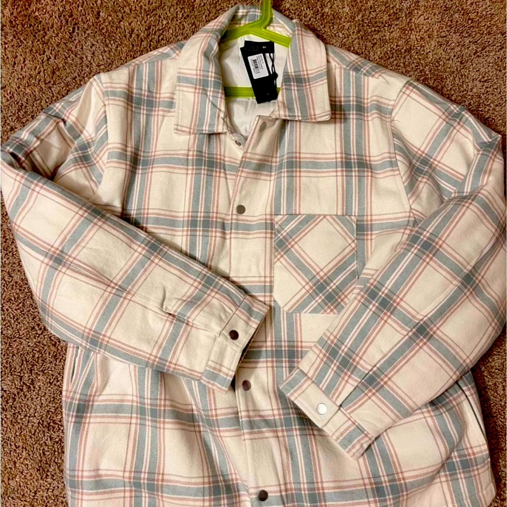 Good flannel for autumn -10 +10 , selling because don’t suit size